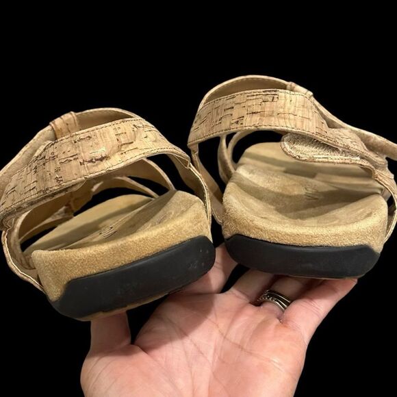 Vionic Amber 44 Orthaheel Women's Sandals Sz 10 US Gold Comfort Cork Shoes 42 EU - Picture 4 of 8